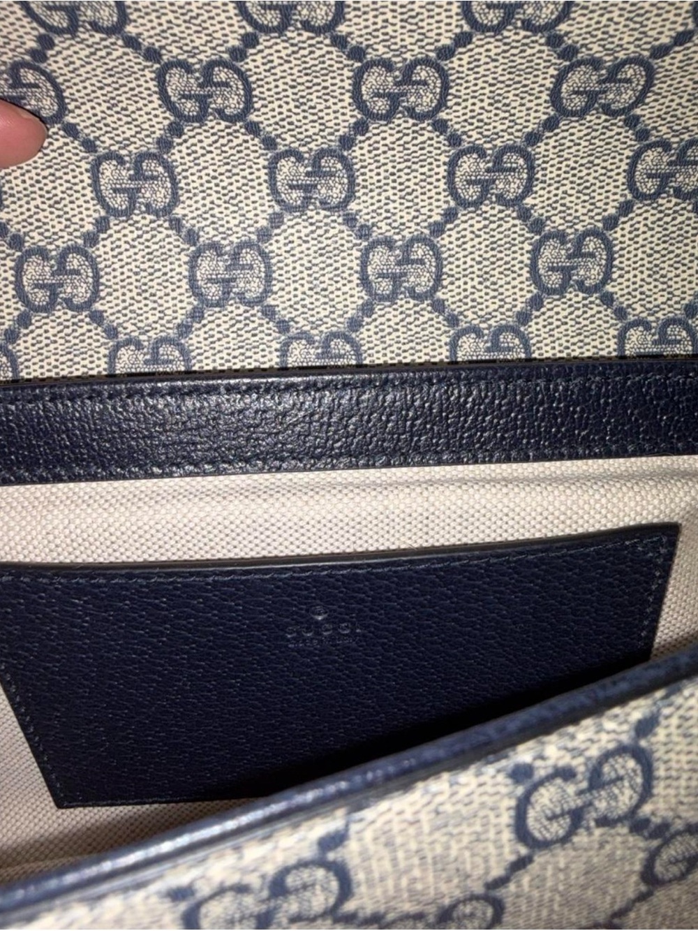 🔥Gucci Beige GG Supreme Crossbody with Navy and Red Web Strap with COA🔥 - Picture 15 of 17
